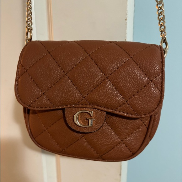 Guess Purse - Picture 1 of 10